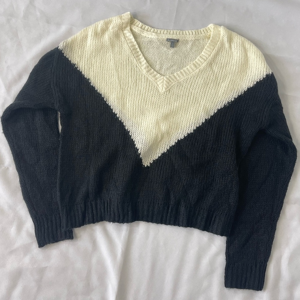 Charlotte Russ V-Neck Sweater M